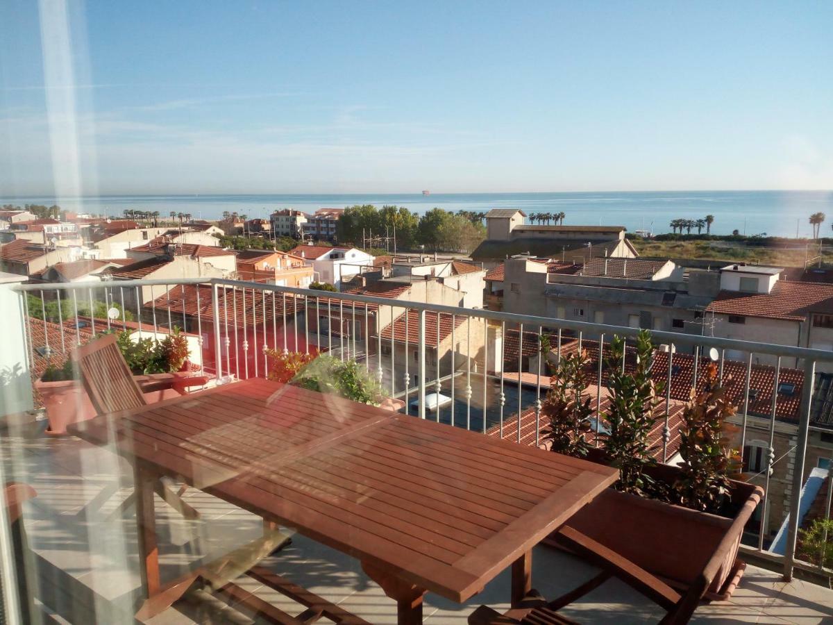Sky Wellness Apartment Porto SantʼElpidio Екстериор снимка